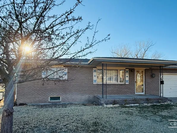 1303 9th Ave, Dodge City, KS 67801