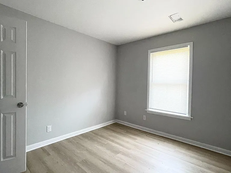 107 Loraine Dr — Photo 7