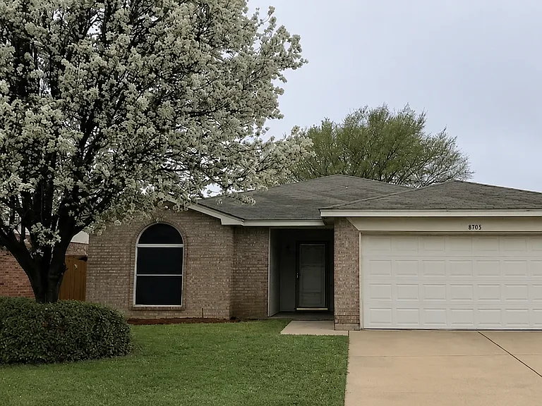 8705 Granite Path — Photo 1