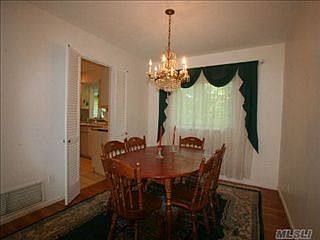 1st image of 19 Monett Pl