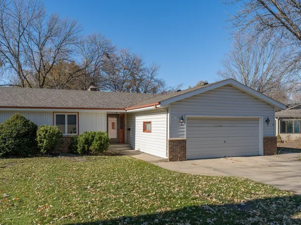 125 Canterbury Cir, Le Sueur, MN 56058