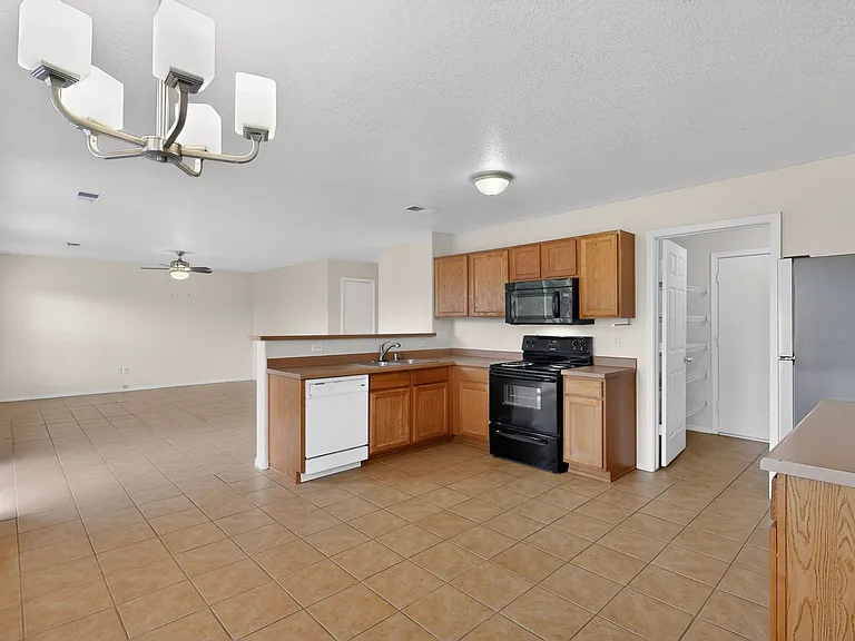 5841 Sandoval Dr NE — Photo 12