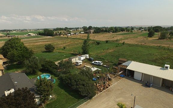 2nd image of 6709 Brown Ln