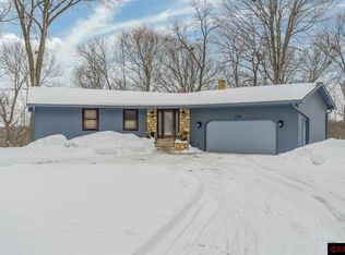 132 Maple Park Dr, Mankato, MN 56001