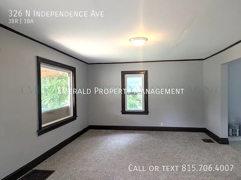 326 N Independence Ave — Photo 6