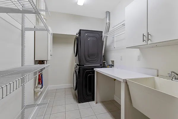 333 S Salina St #1 — Photo 13
