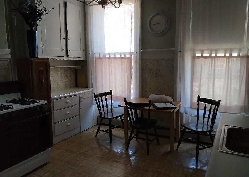 2nd image of 5 Washington St APT 2