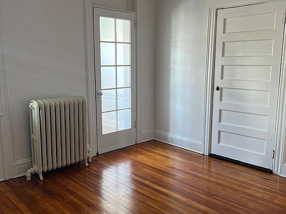 3rd image of 167 Voss Ave #1