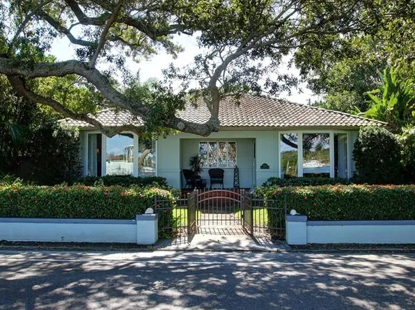 1926 Coffee Pot Blvd NE, Saint Petersburg, FL 33704