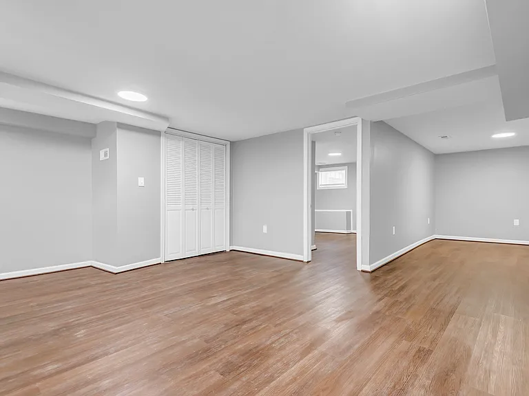 2103 Chelsea Ter #1 — Photo 15
