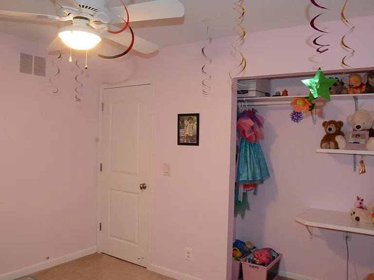 8811 Hawthorne Dr — Photo 20