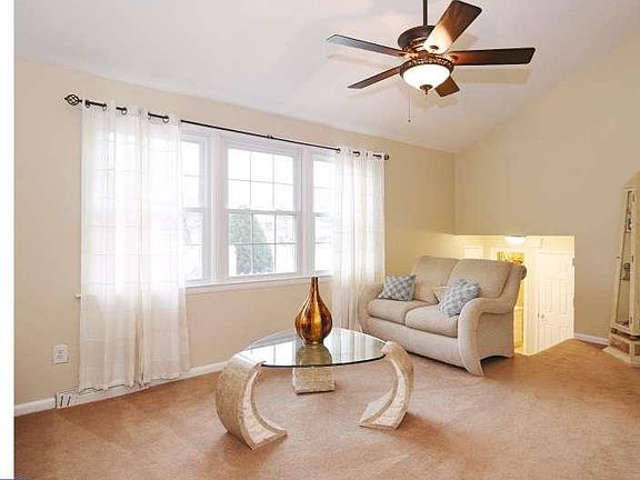 4th image of 2132 Coventry Dr
