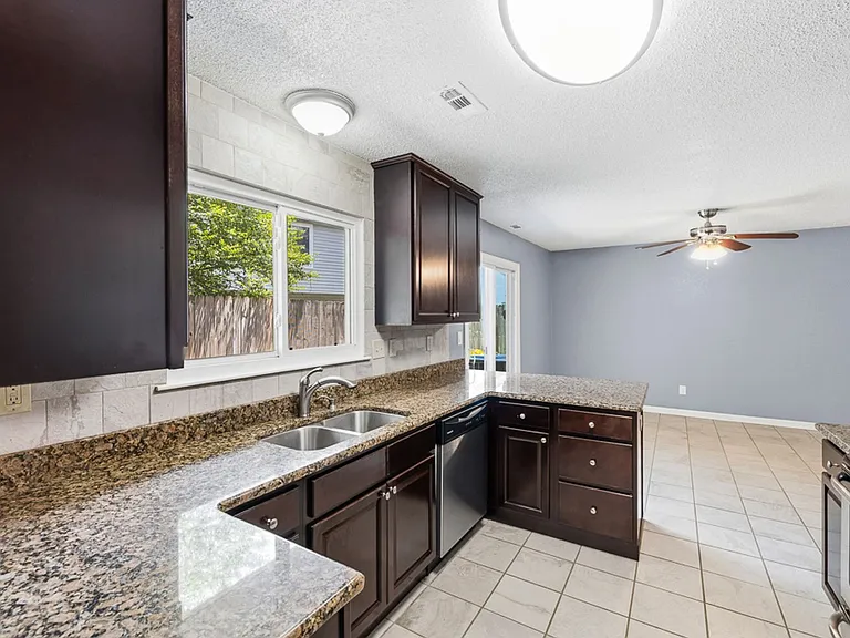 3856 Forestwood Ct — Photo 12