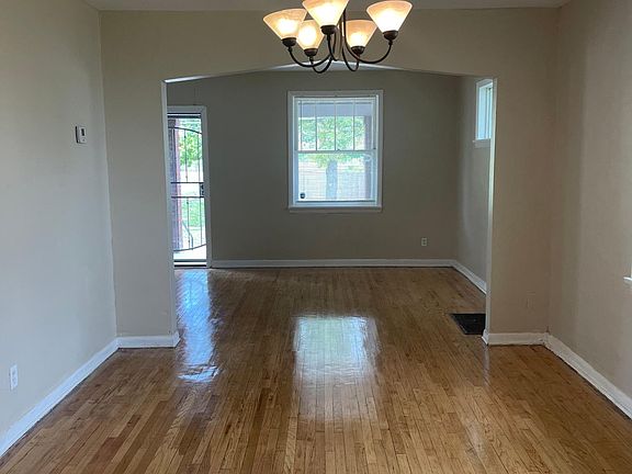 4th image of 846 McLaran Ave