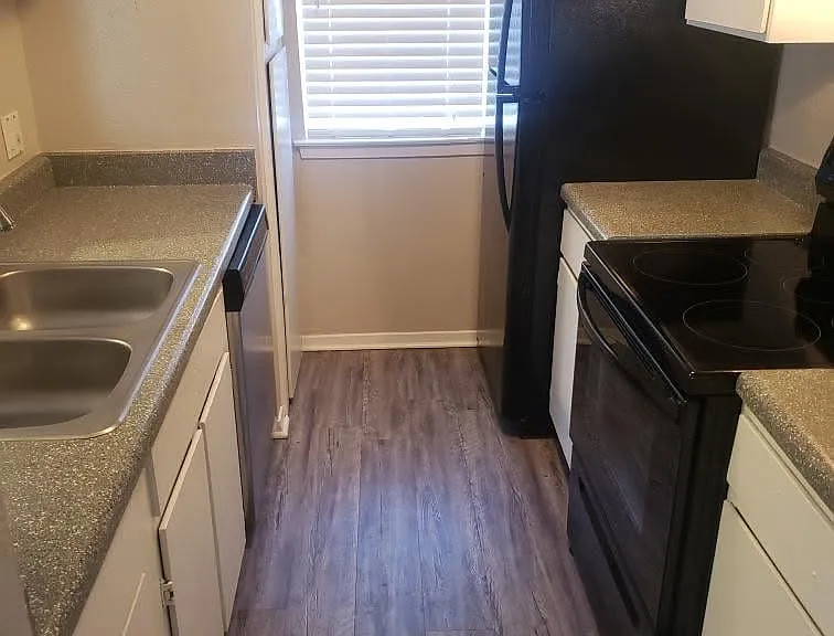 Summerhill Apartments — Photo 5
