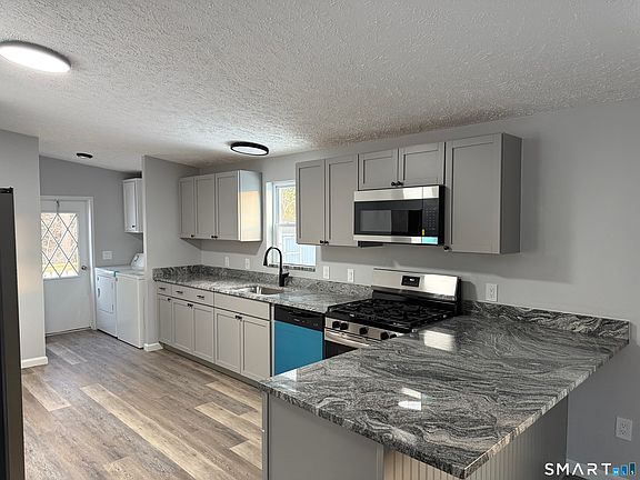 3rd image of 28 Circle Drive