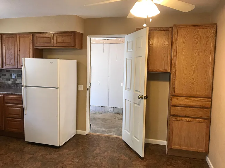 1261 N Keebler Ave — Photo 16
