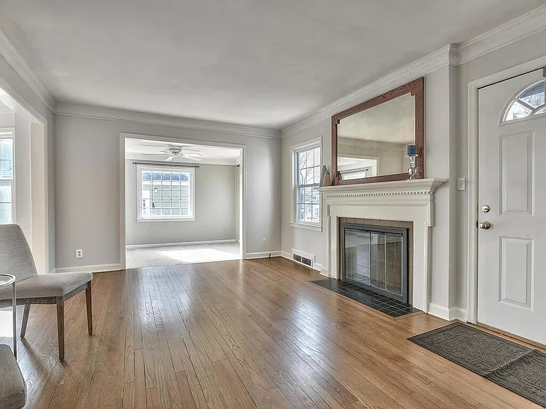 5633 Granada St — Photo 4