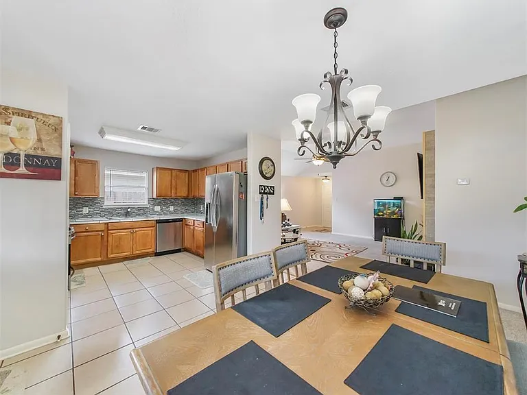 6619 Wellington Meadows Dr — Photo 8
