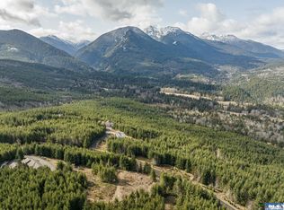 12 Maletti Hill Rd, Pt Angeles, WA 98362