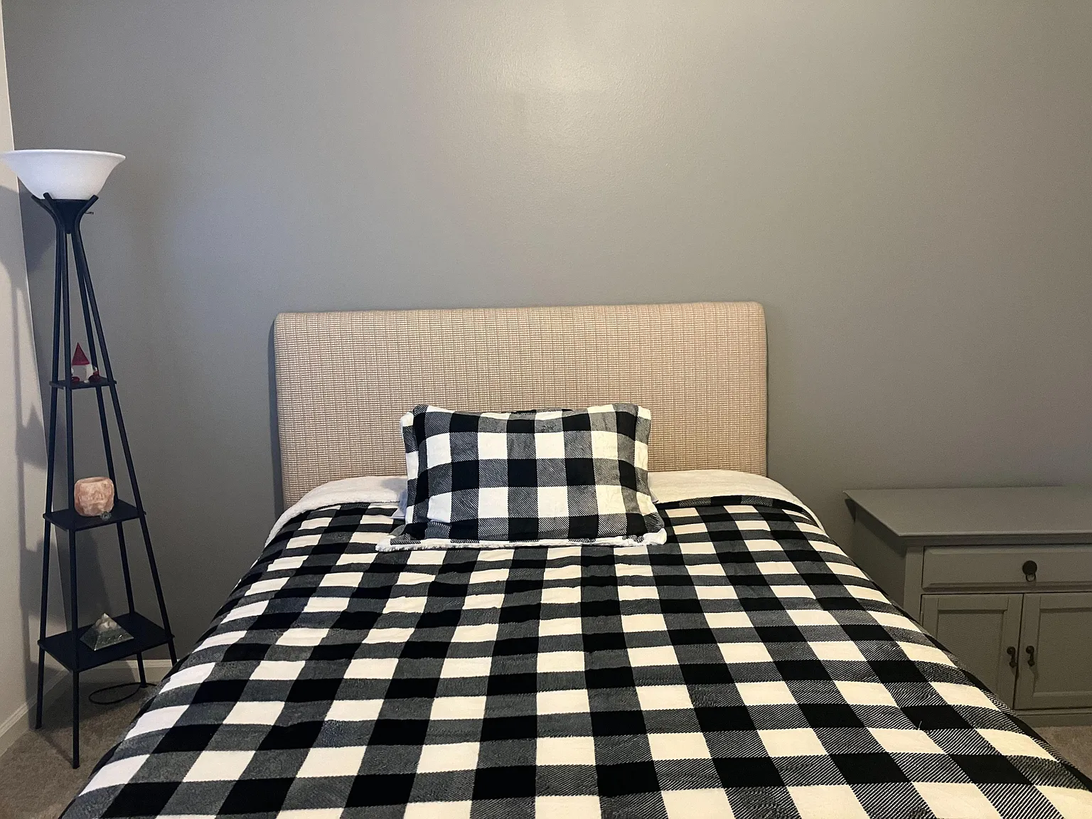 1 bed, 1.5 bath, 1432 sqft, $1,364 — Photo 2