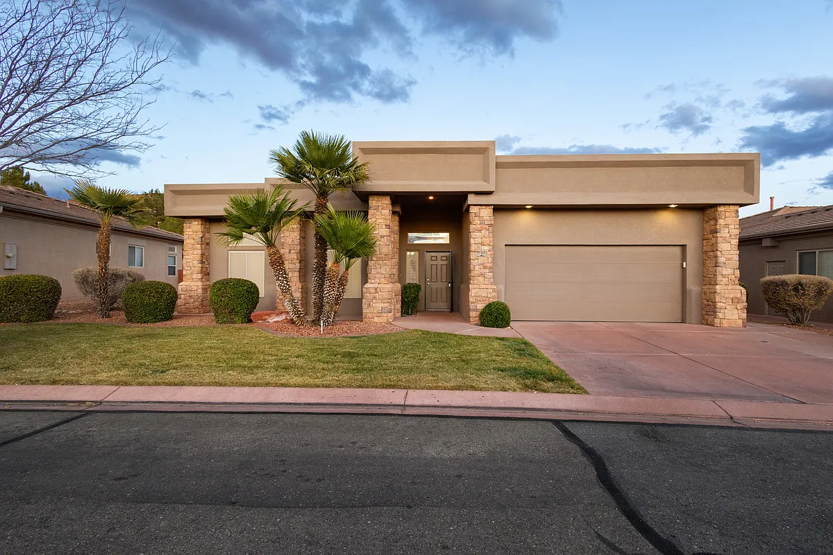 Building Photo - 1590 N Sonoran Dr