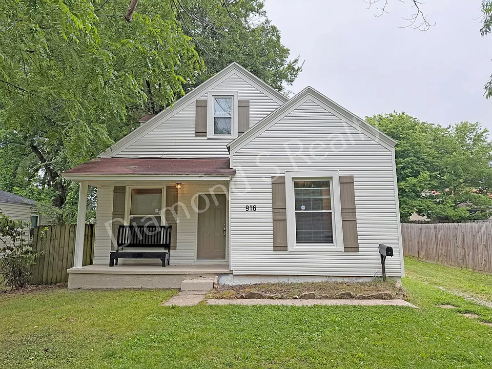 916 N Pickwick Ave