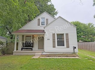 916 N Pickwick Ave, Springfield, MO 65802