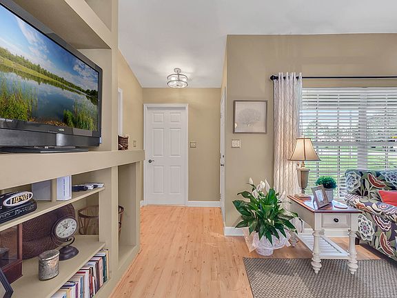 3rd image of 10336 Madison Park Ct