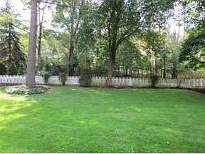 4th image of 2500 Lynnhurst Dr