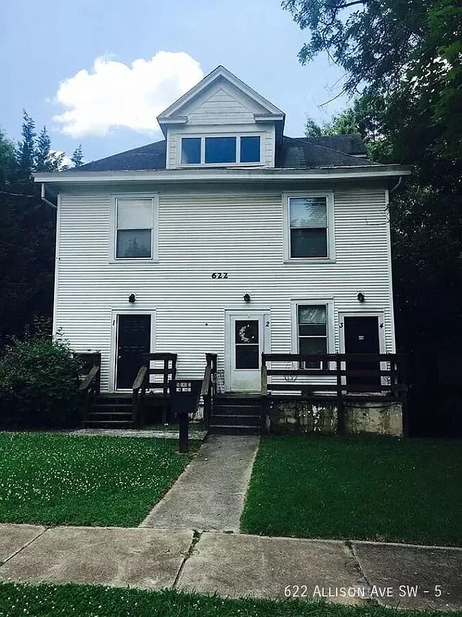 622 Allison Ave SW — Photo 1