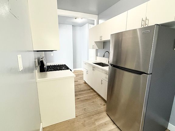 5th image of 3980 La Salle Ave Unit 3/4