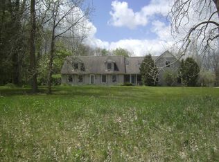 1910 Fisk Rd, Howell, MI 48843