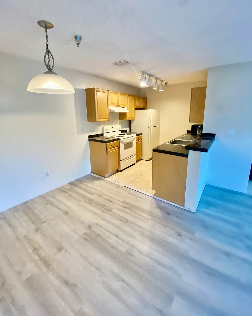 Building Photo - 10263 Gandy Blvd N #301