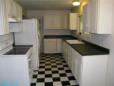 3rd image of 379 Forest St