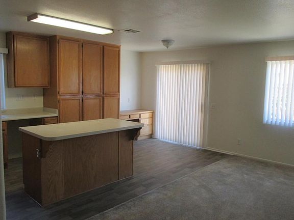 5th image of 4790 Woods Ln