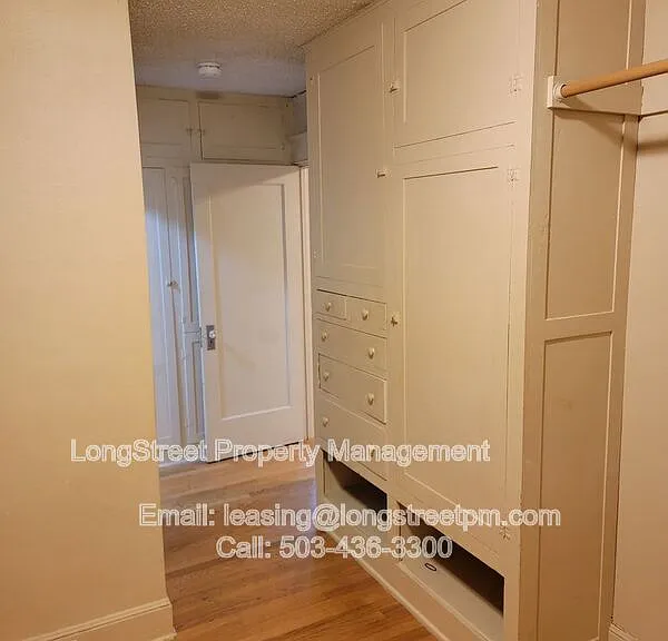 205 NW Kings Blvd #3 — Photo 11