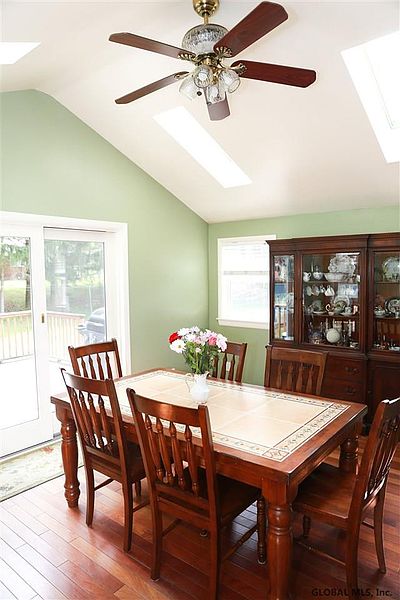5th image of 11 PHEASANT Lane