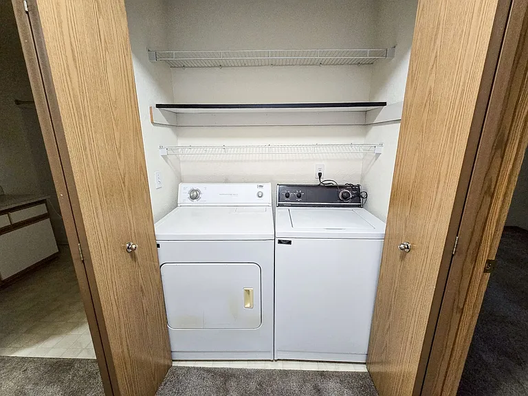 Camelot East Apartments — Photo 25