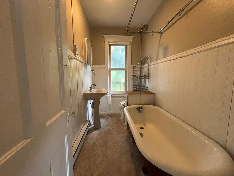 South Park Rental - $900/mo — Photo 8