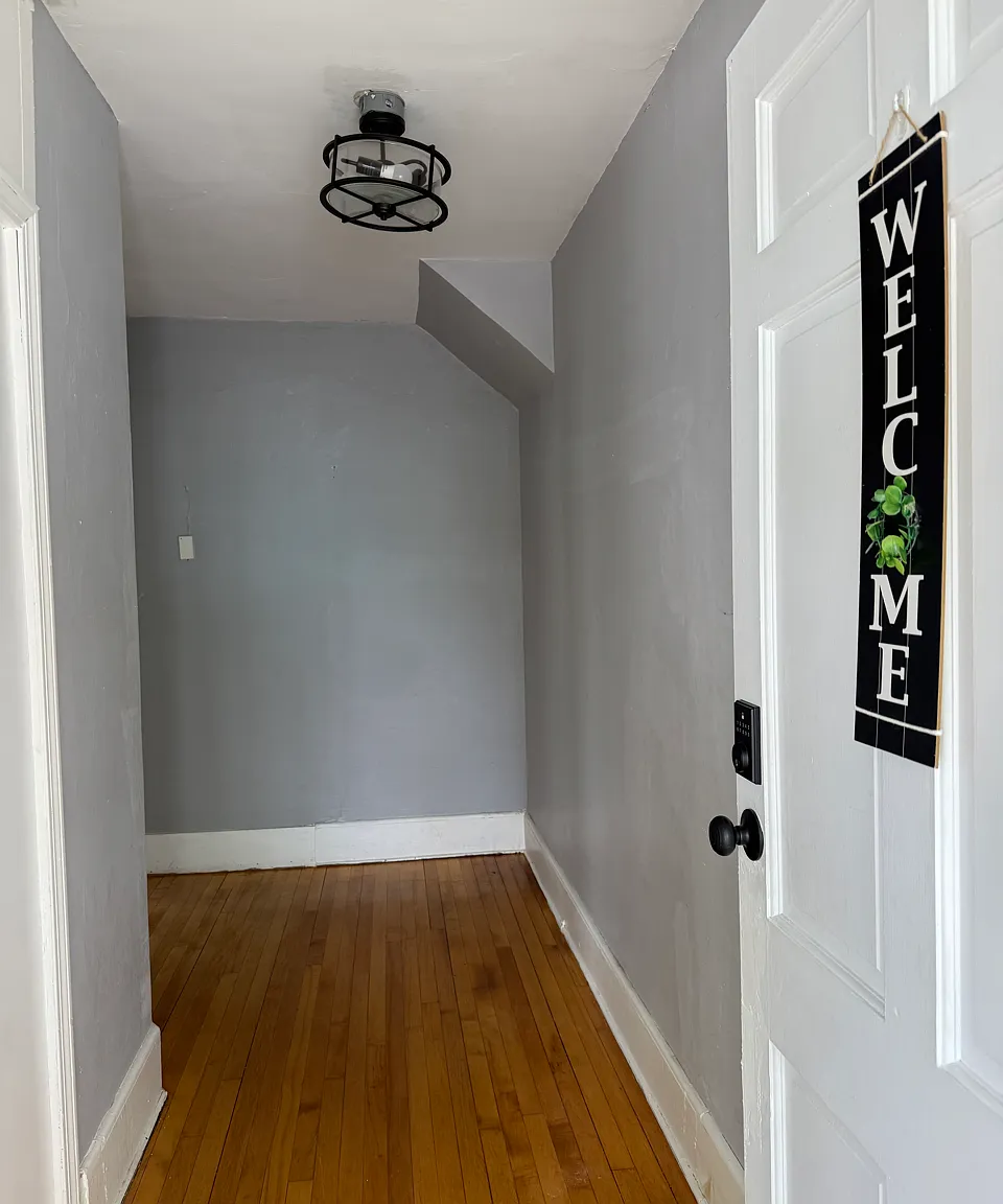 3 bed, 1050 sqft, $2,000 — Photo 2
