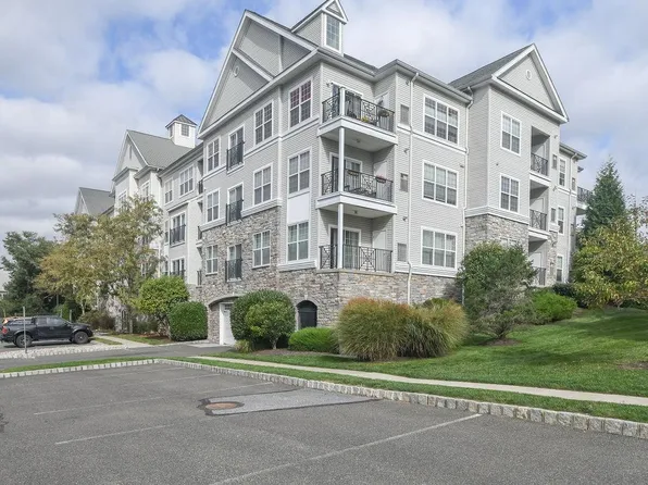 2302 Lydia Hollow Dr #A1, Glen Mills, PA 19342