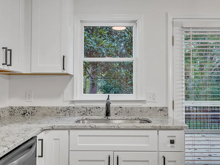 104 N Franklin St #106 — Photo 11