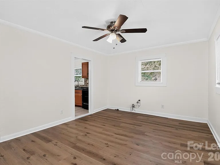 4016 Bearwood Ave — Photo 2