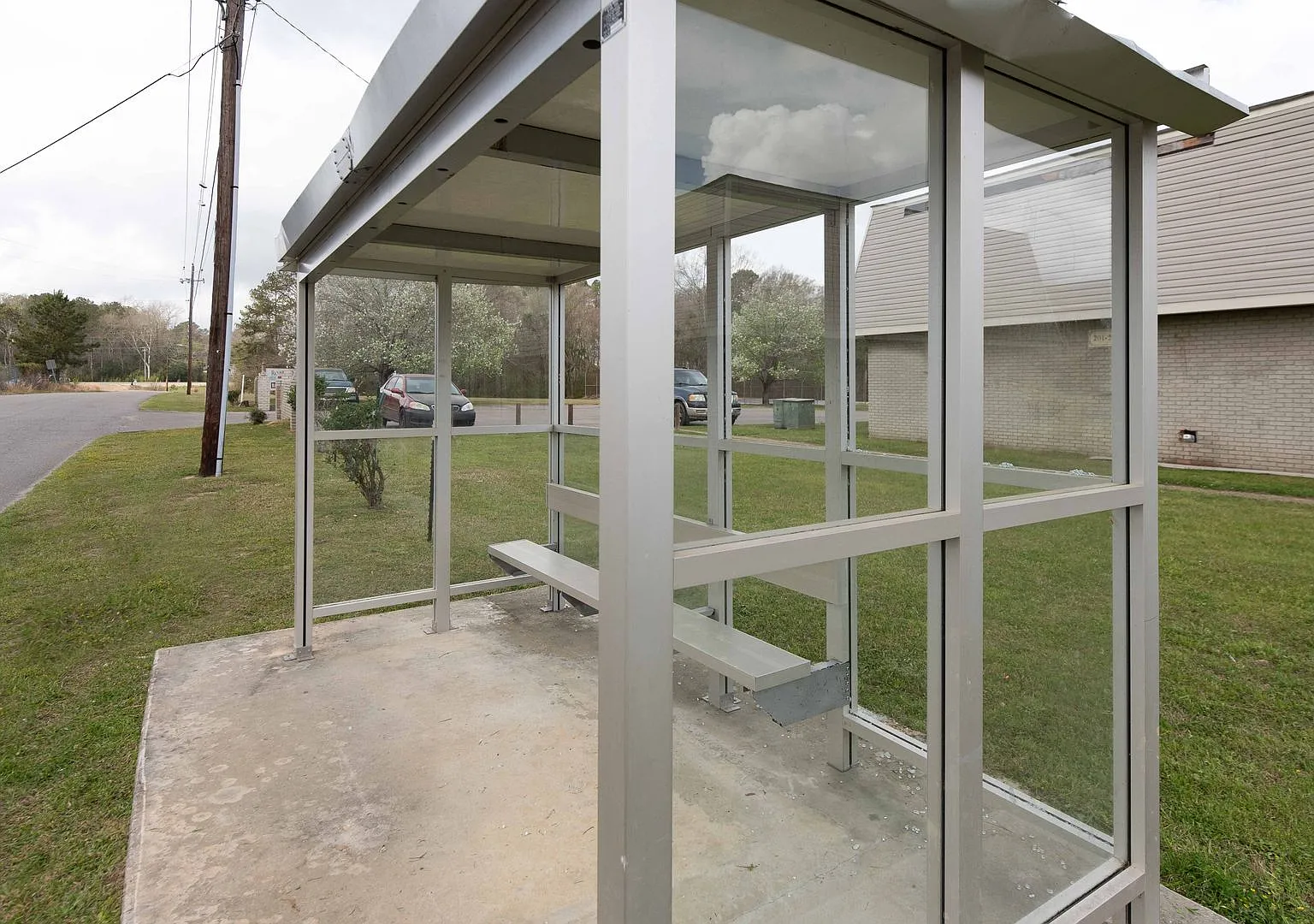 Royal Oaks Apartment Homes — Photo 4