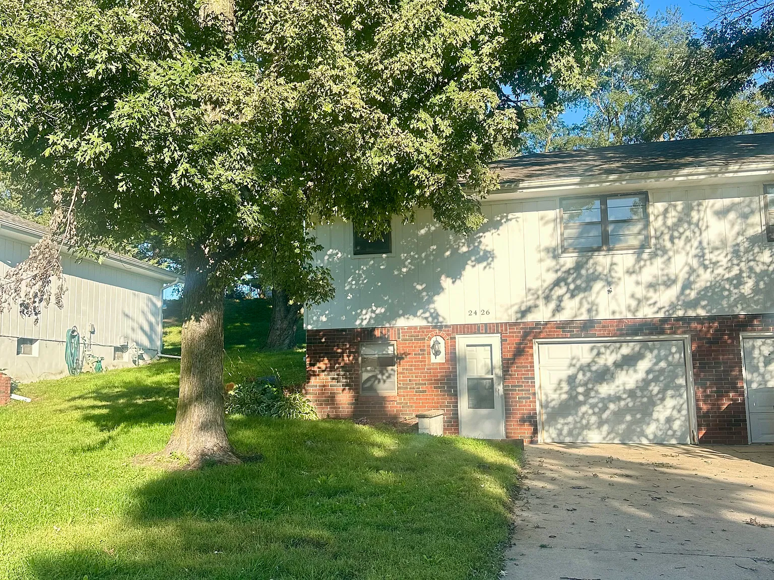 3 bed, 1.5 bath, $1,400 — Photo 1