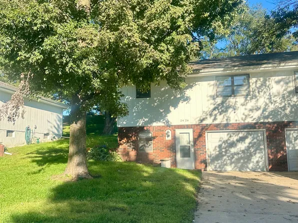2424 Shamrock Ln #2426, Saint Joseph, MO 64505