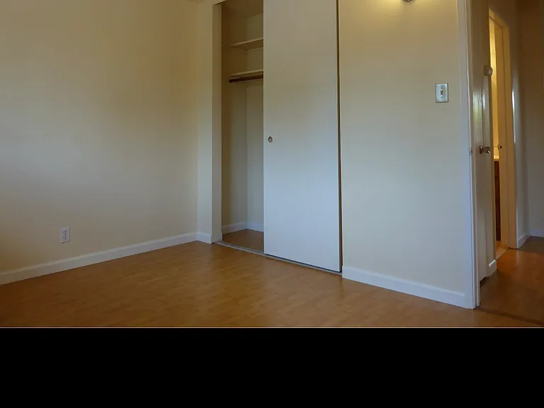 945 Kearney St #E — Photo 9