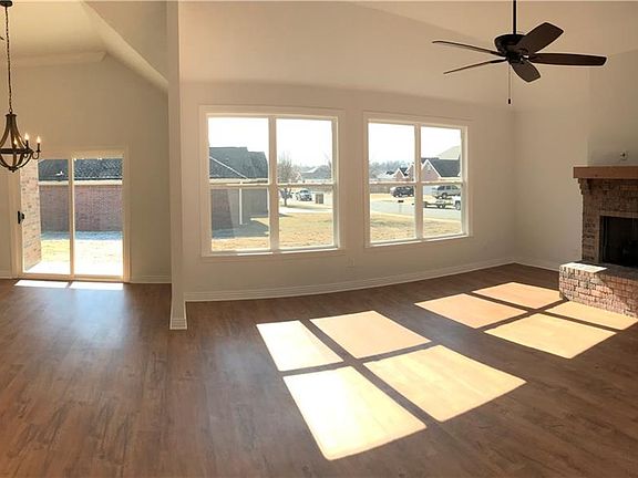 4th image of 600 Maci Ct