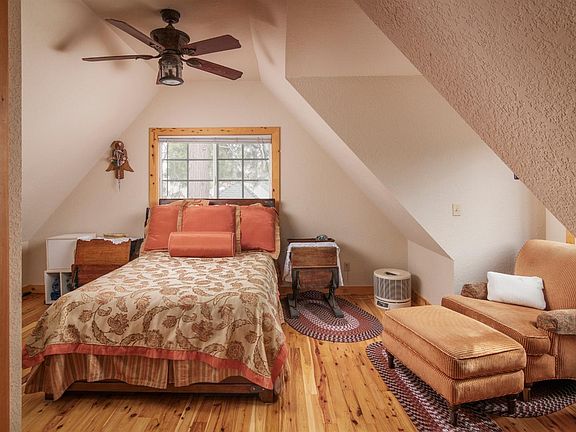 5th image of 333 Heliotrope Dr
